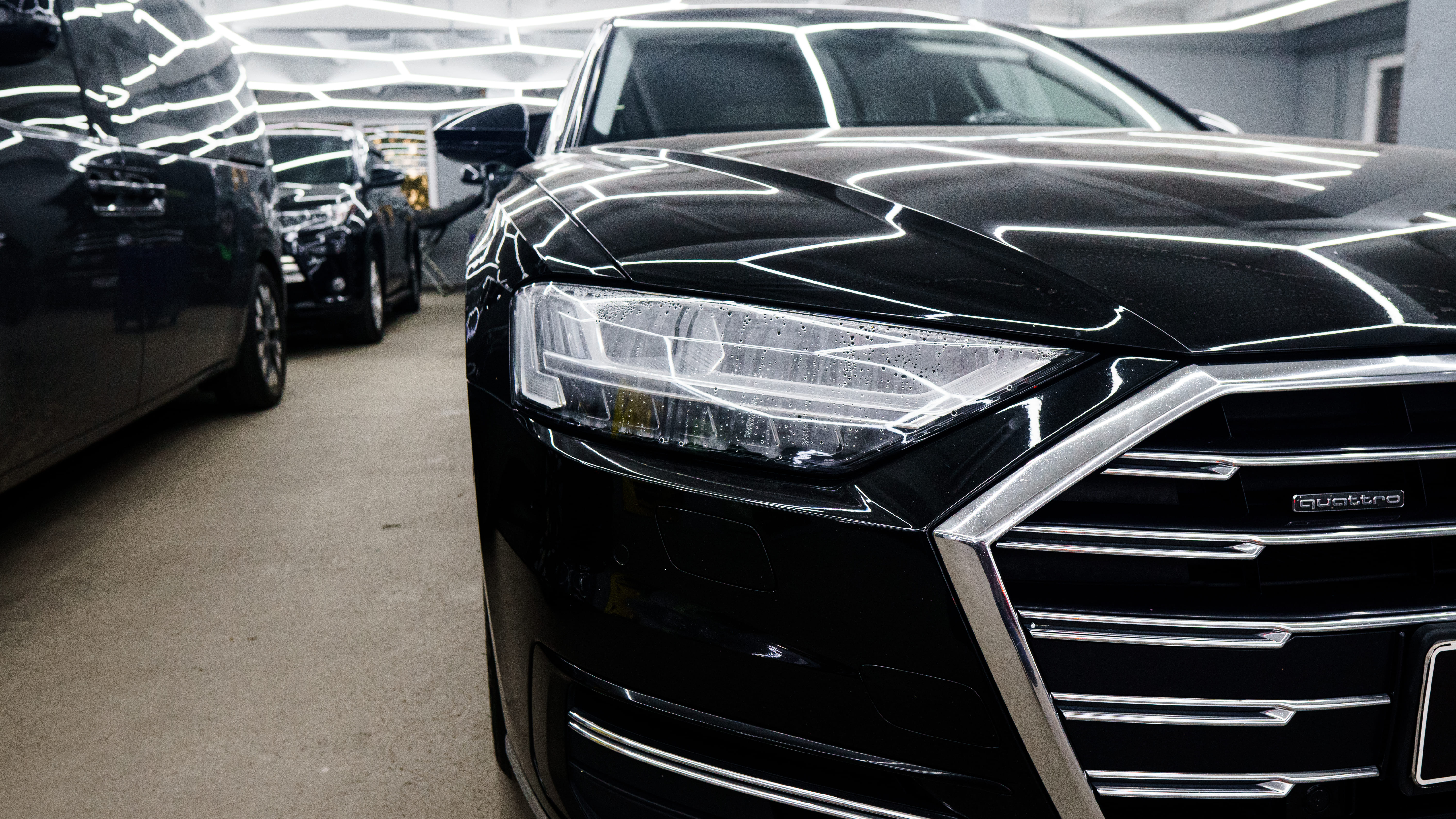 Замена стекла, оклейка фар пленкой AUDI A8