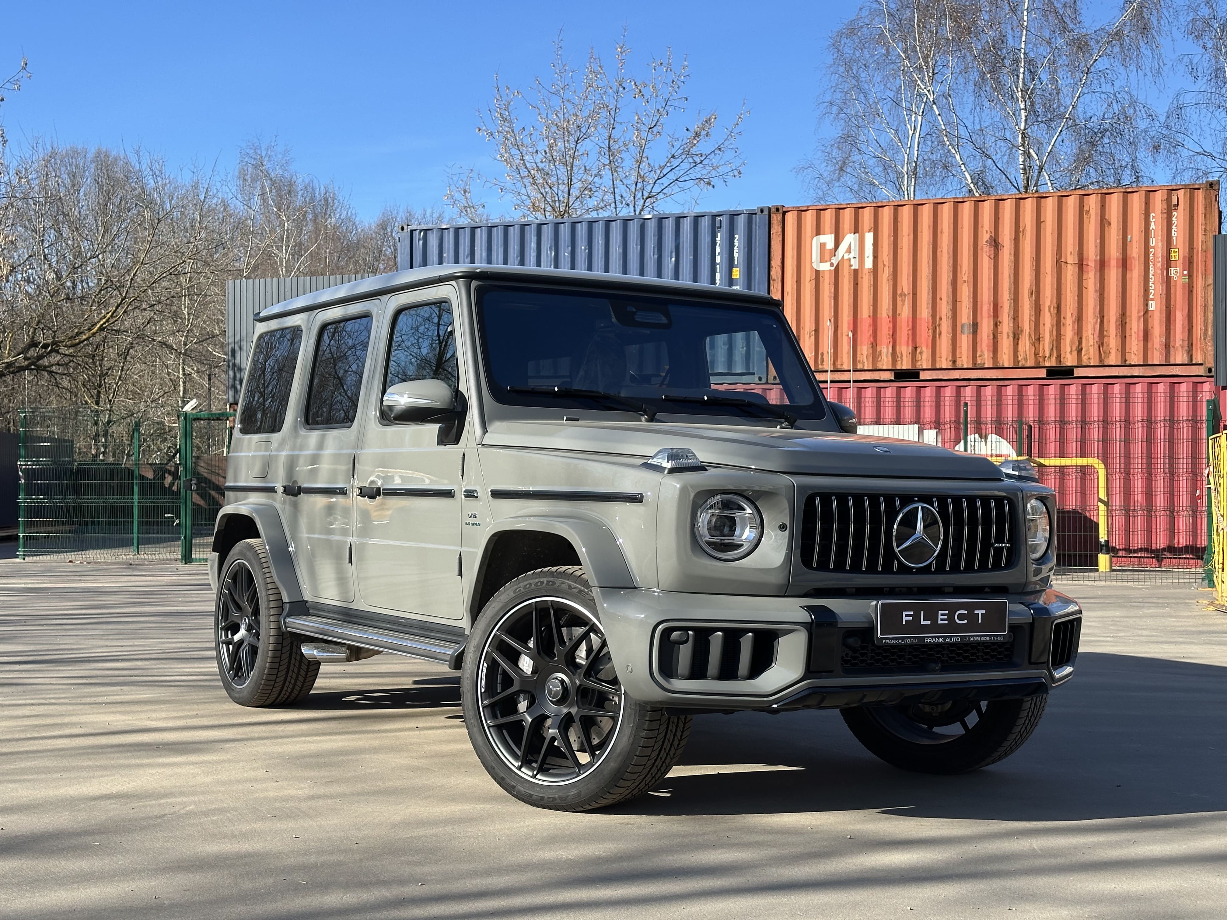 Окрас масок фар Mercedes G в черный цвет под заводской Black пакет