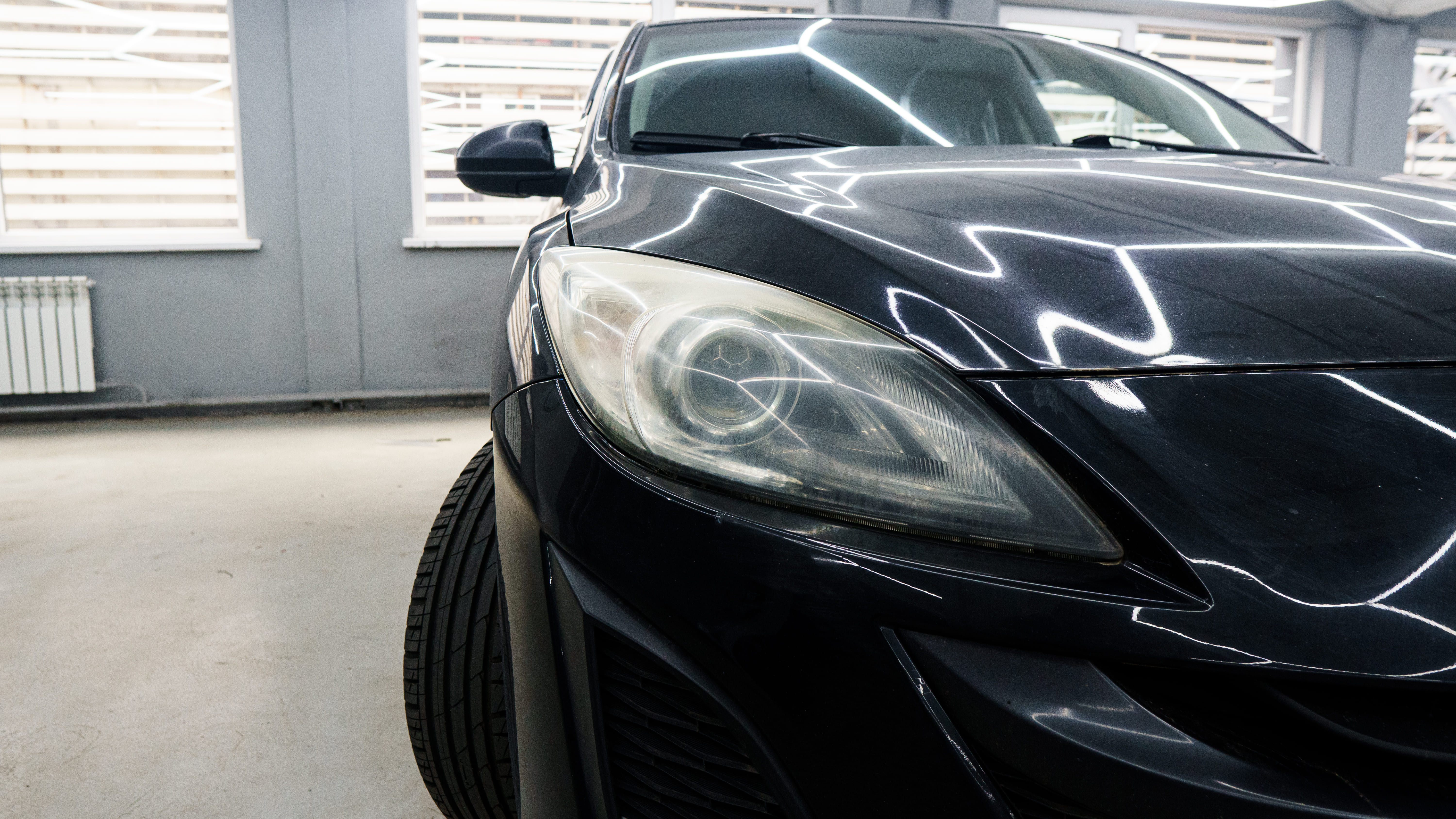 Восстановление стекол фар и оклейка защитной пленкой Mazda 3