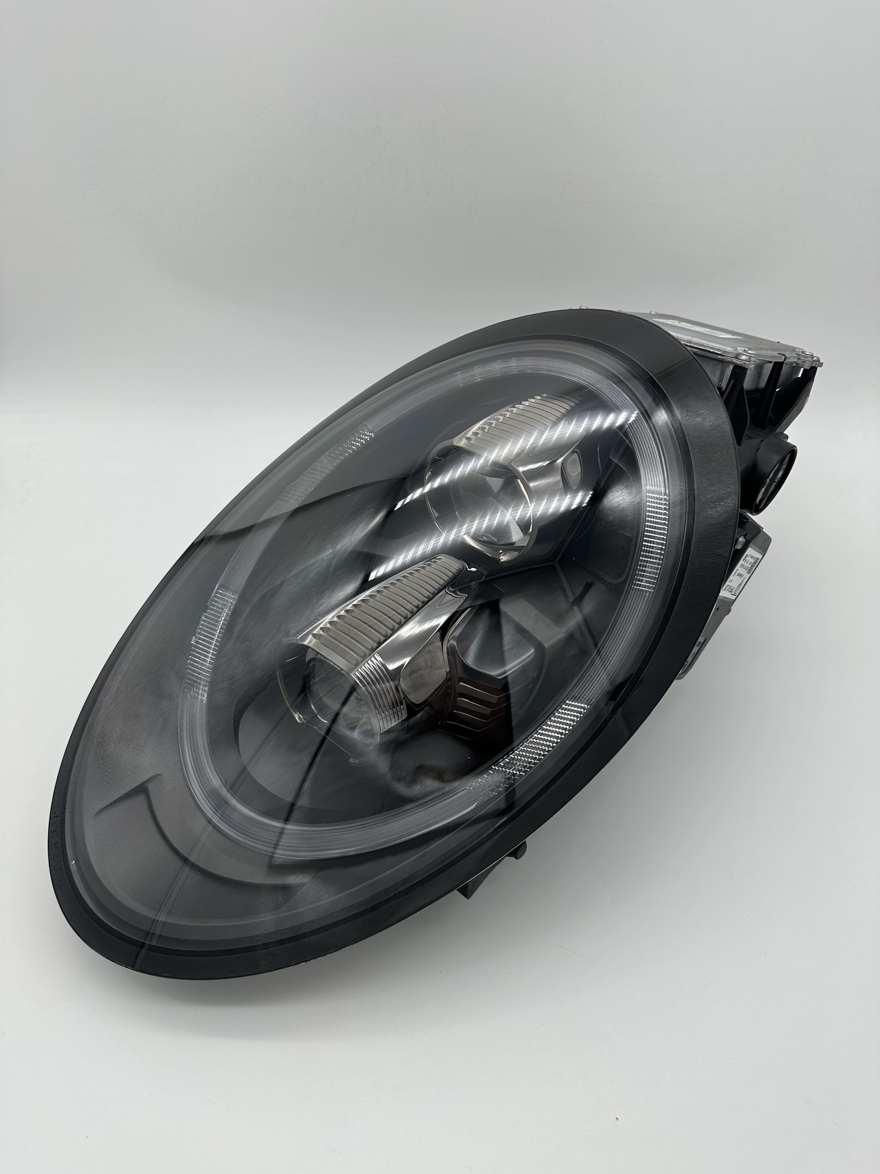 Авторский дизайн окрас масок фар Porsche 911