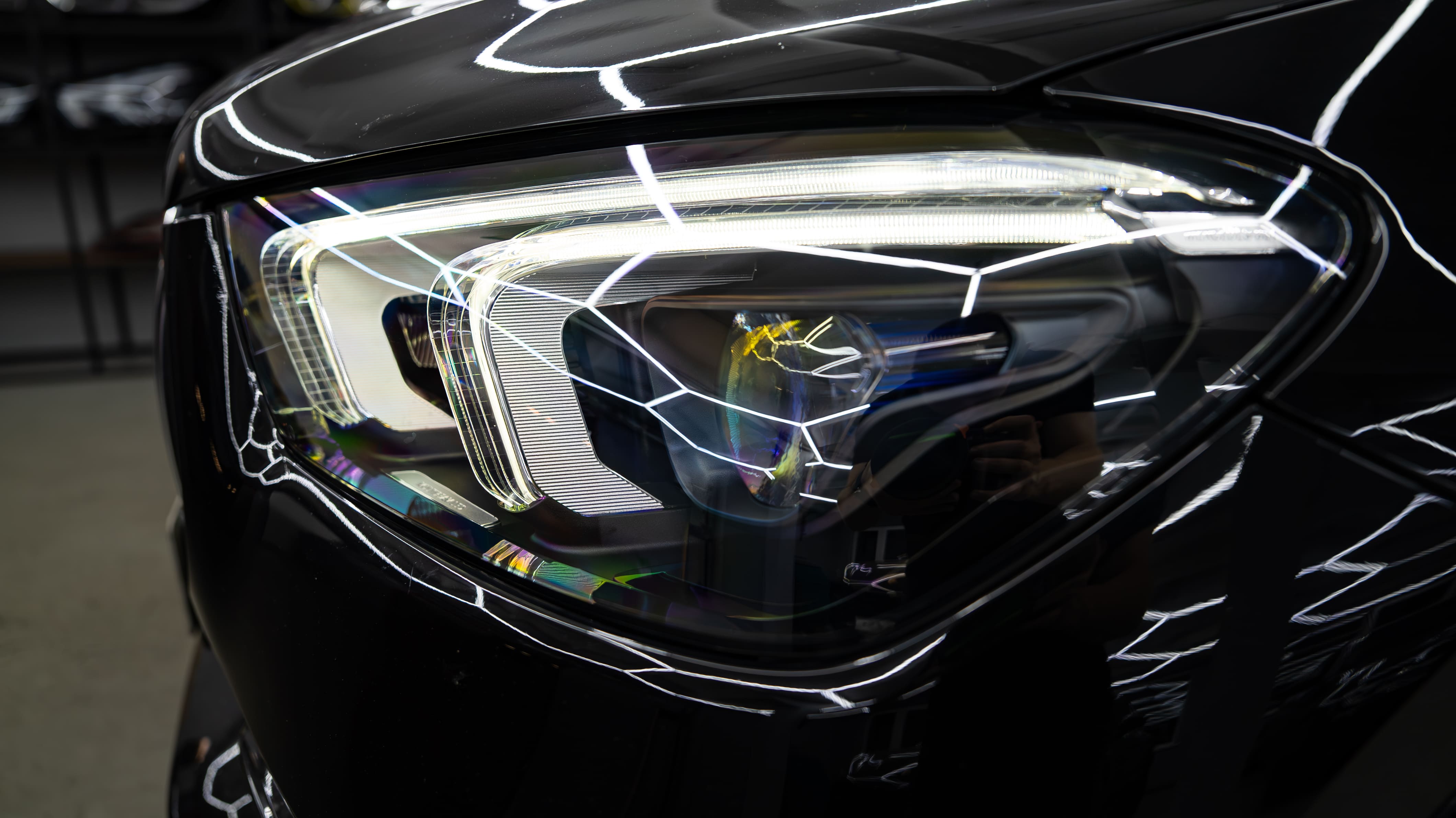 Устранение запотевания, замена стекла фары и оклейка защитной пленкой Mercedes GLE