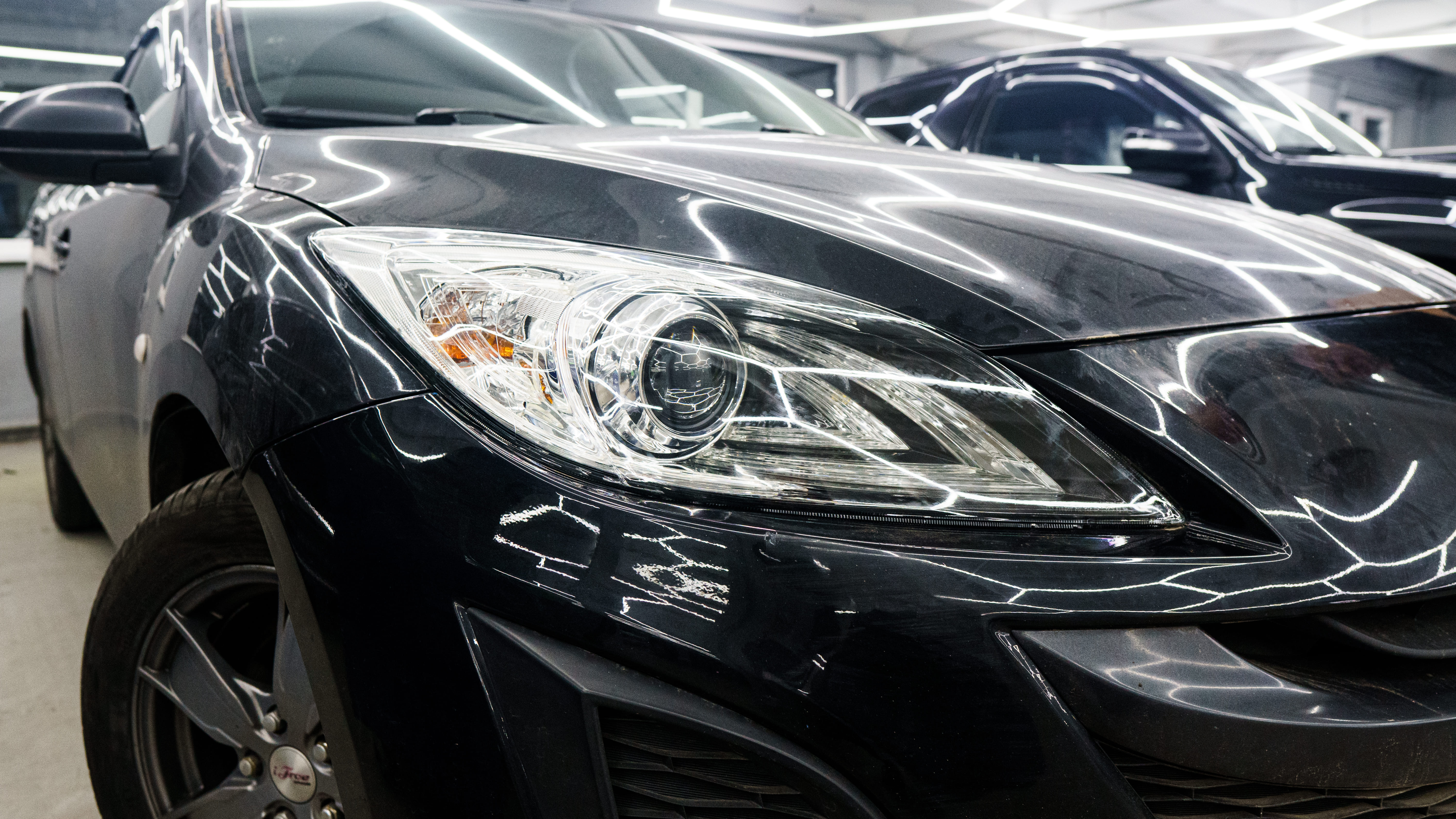 Восстановление стекол фар и оклейка защитной пленкой Mazda 3