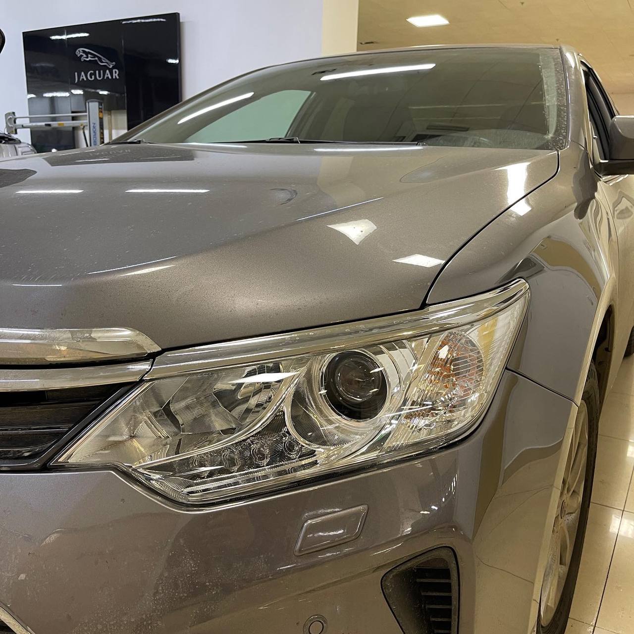 Toyota Camry 50 — установка светодиодных линз и защита фар Toyota Camry 50 — установка светодиодных линз и защита фар