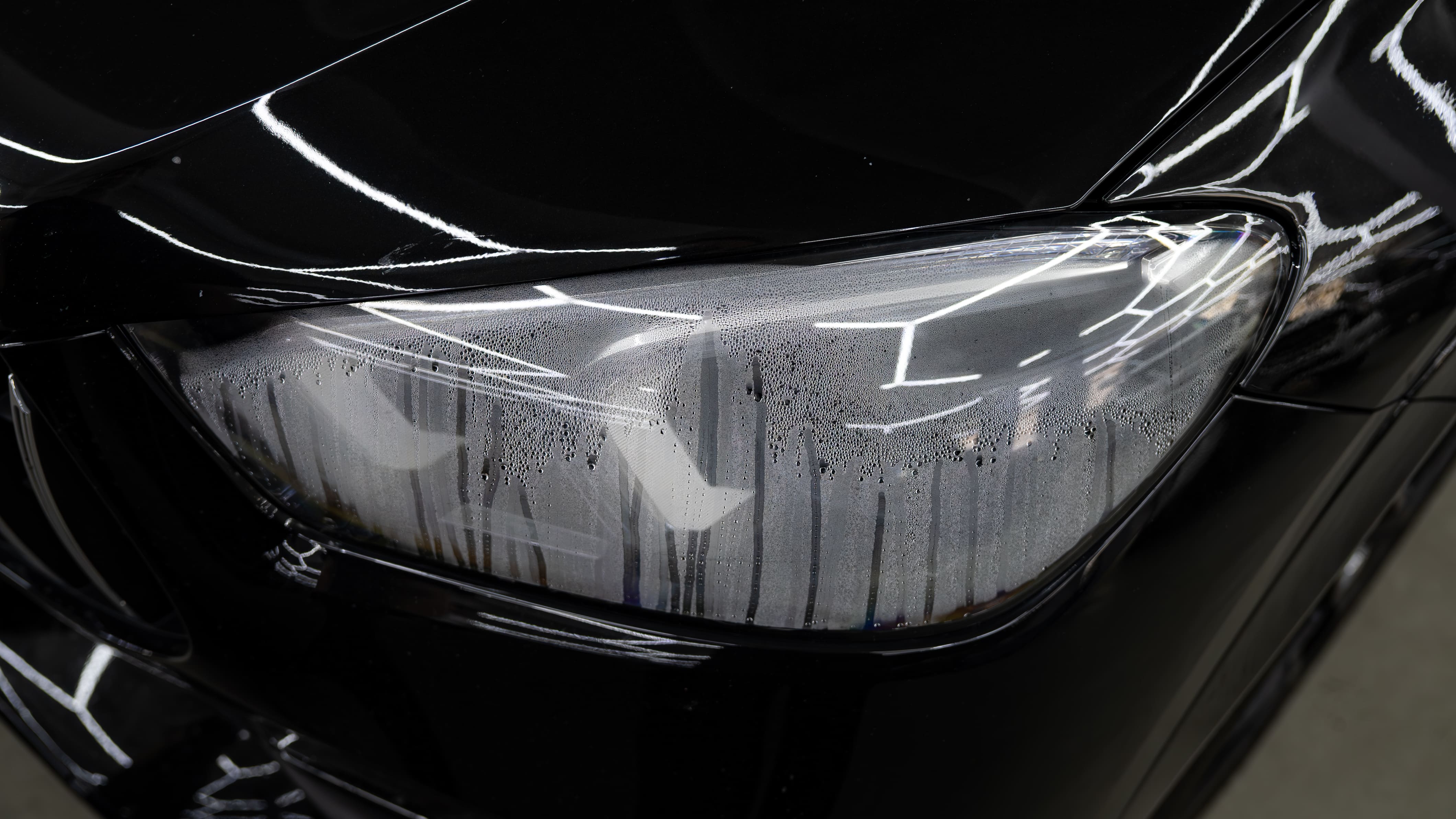 Устранение запотевания, замена стекла фары и оклейка защитной пленкой Mercedes GLE