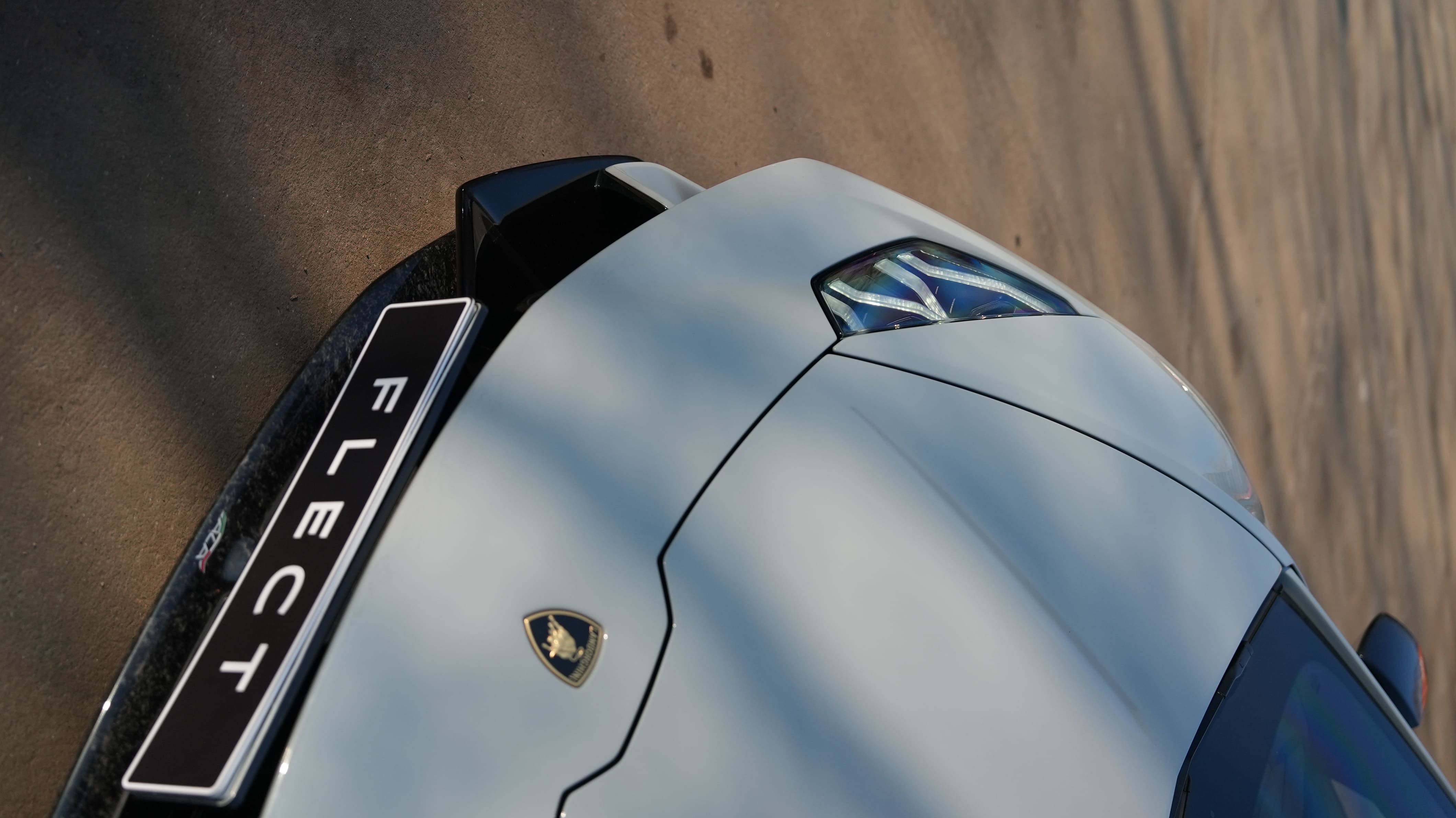 Устранение запотевания, ремонт стекла фары и ДХО Lamborghini Huracan