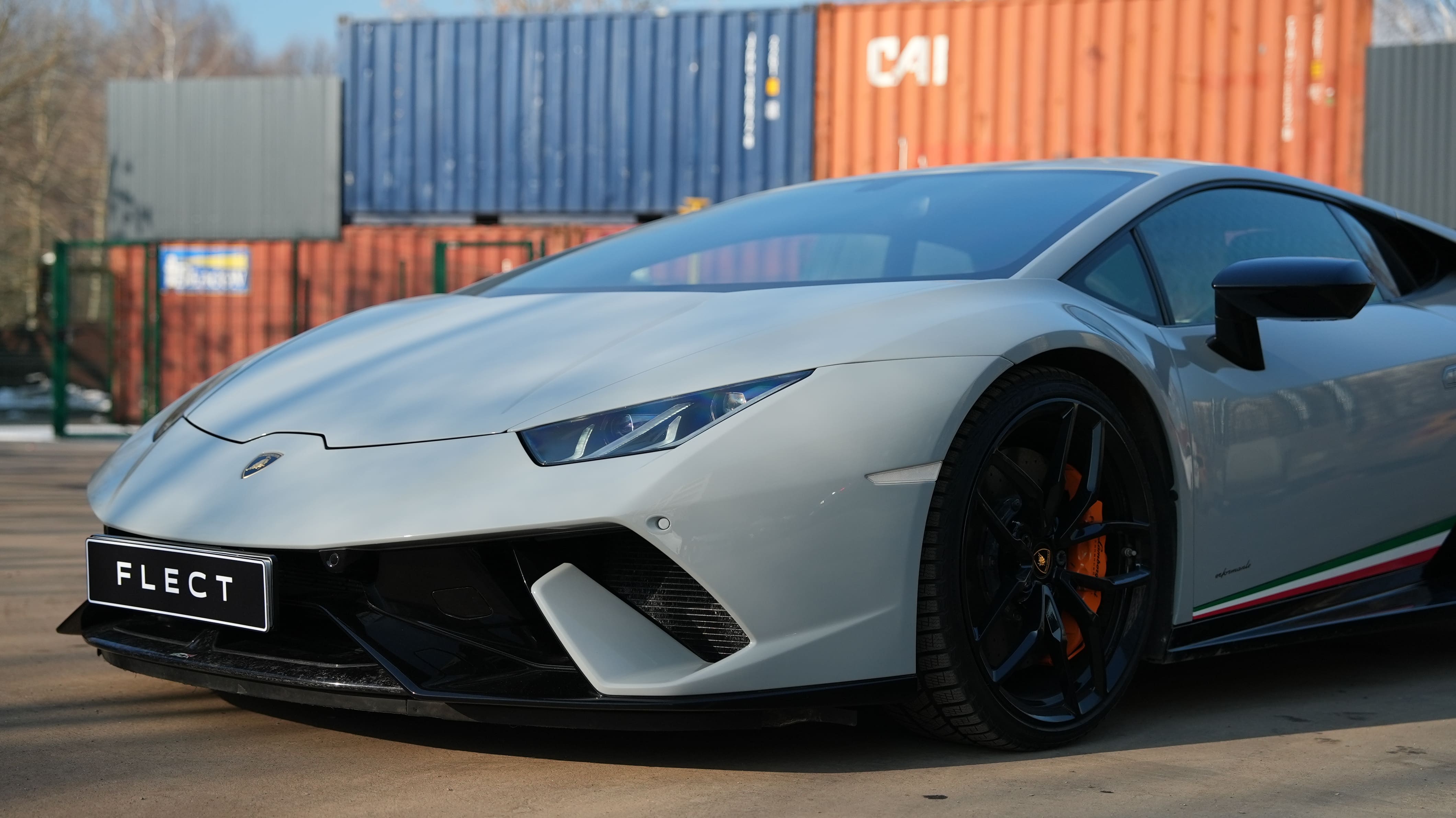 Устранение запотевания, ремонт стекла фары и ДХО Lamborghini Huracan