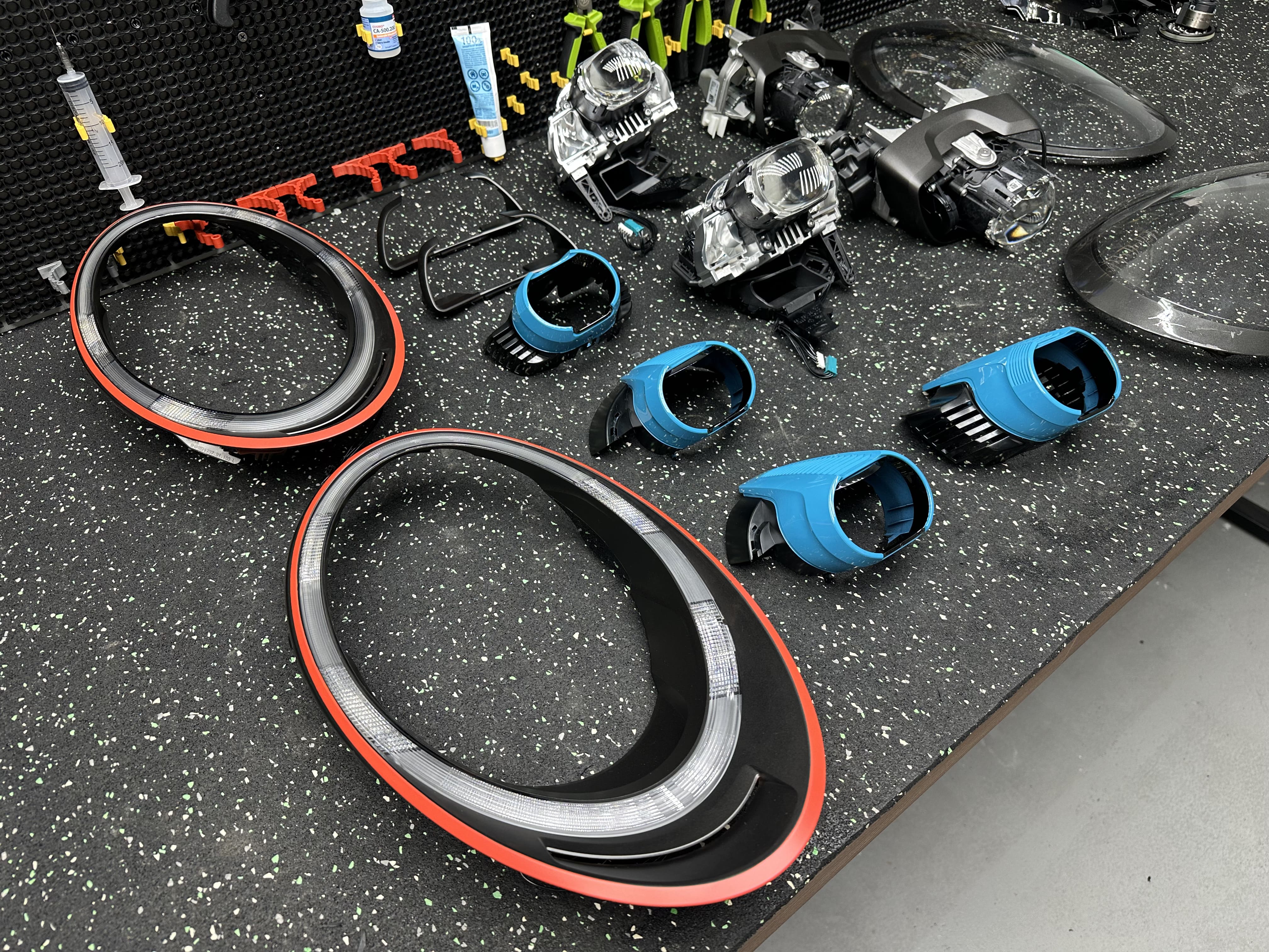 Авторский дизайн окрас масок фар Porsche 911