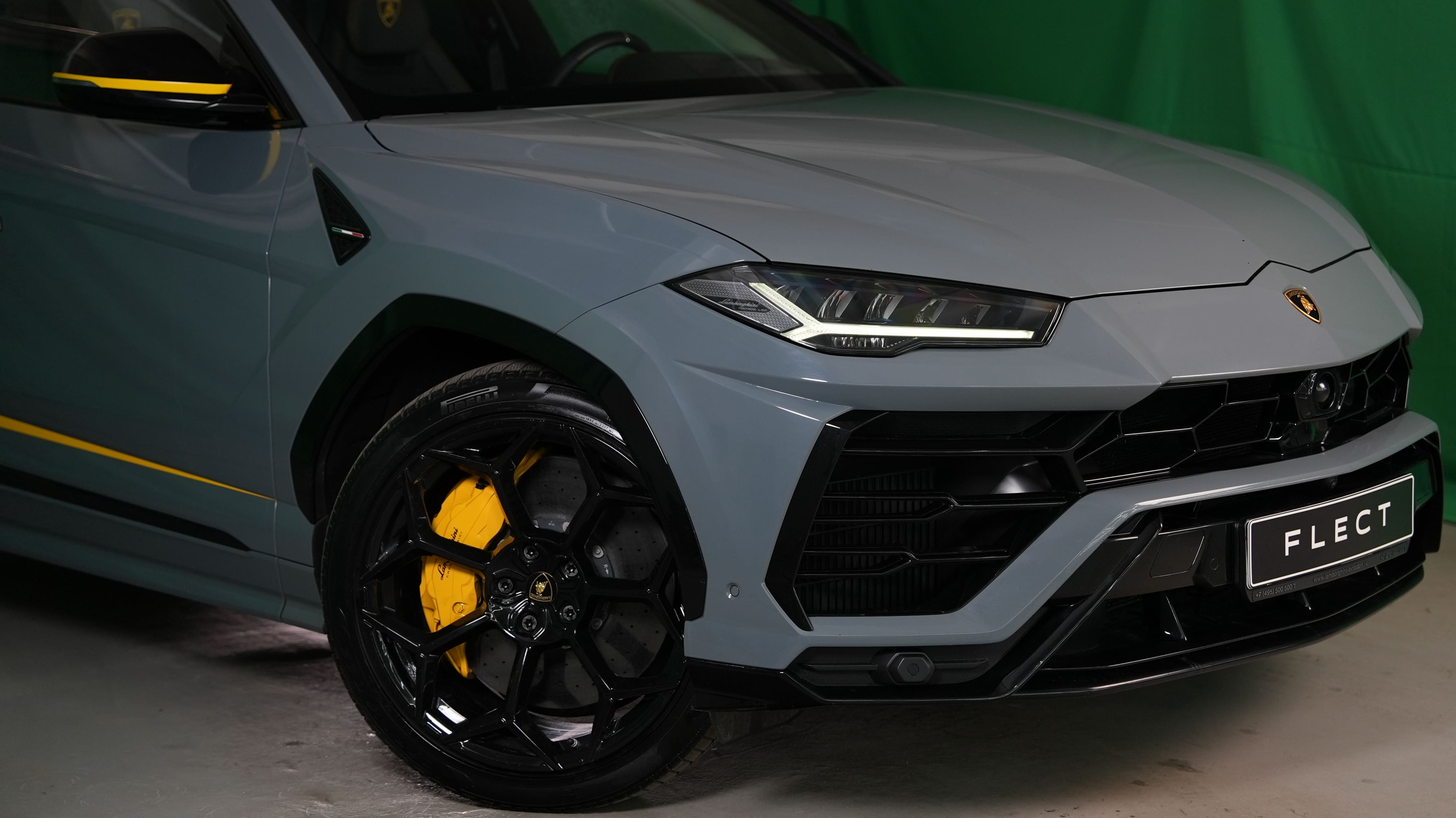 Дизайн-окрас масок фар Lamborghini Urus