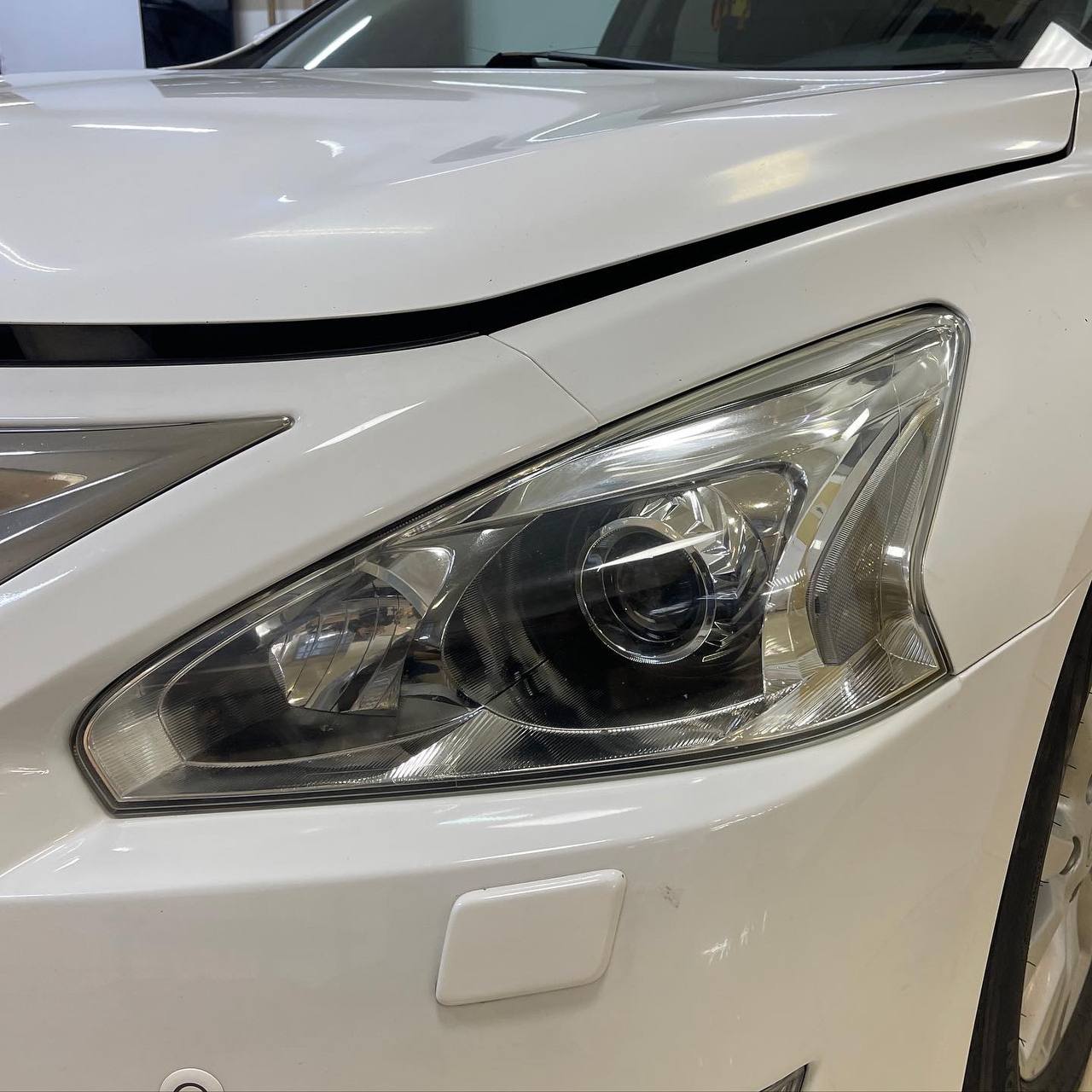 Nissan Teana — установка светодиодных линз и защита фар Nissan Teana — установка светодиодных линз и защита фар