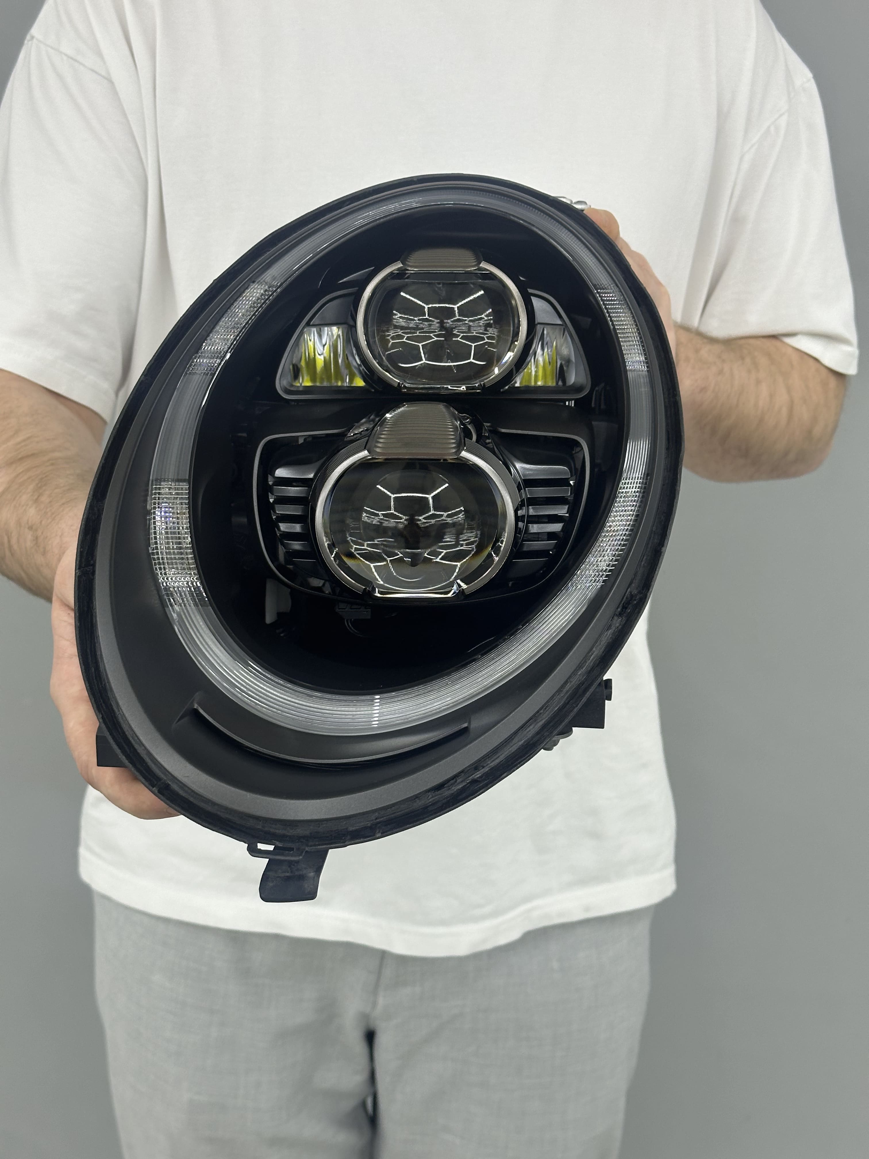 Авторский дизайн окрас масок фар Porsche 911