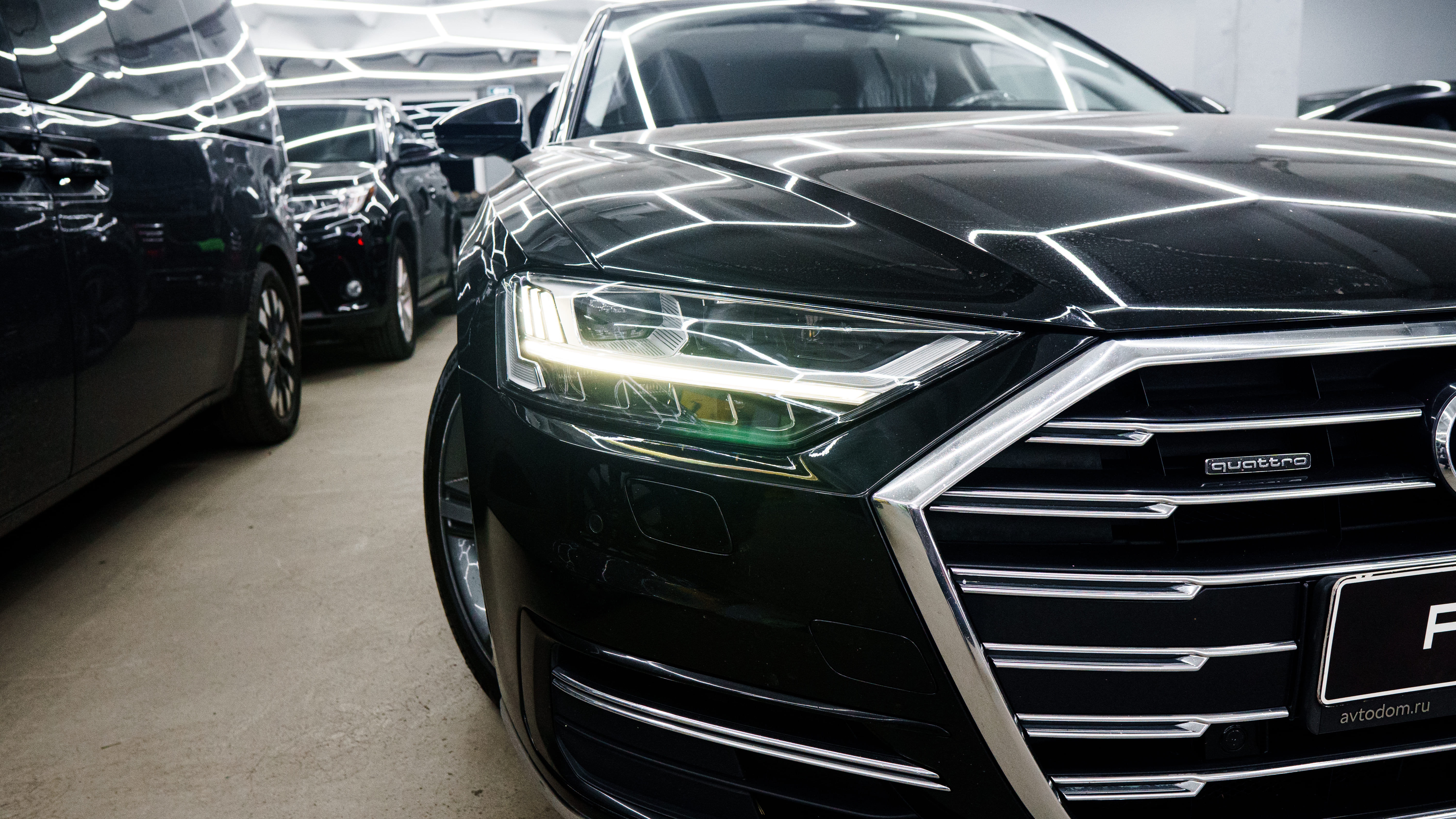 Замена стекла, оклейка фар пленкой AUDI A8
