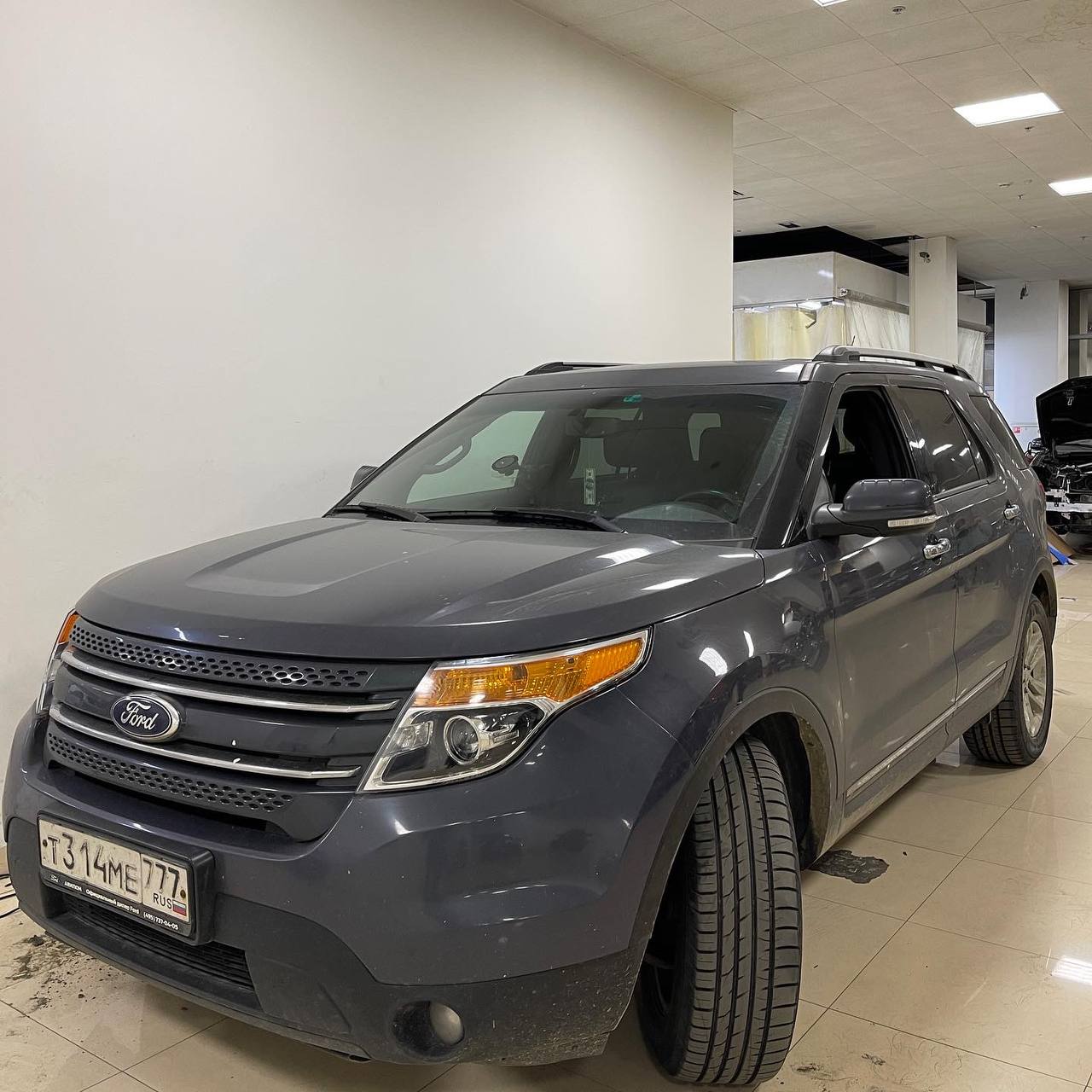 Ford Explorer — установка лазерных линз и защита фар Ford Explorer — установка лазерных линз и защита фар